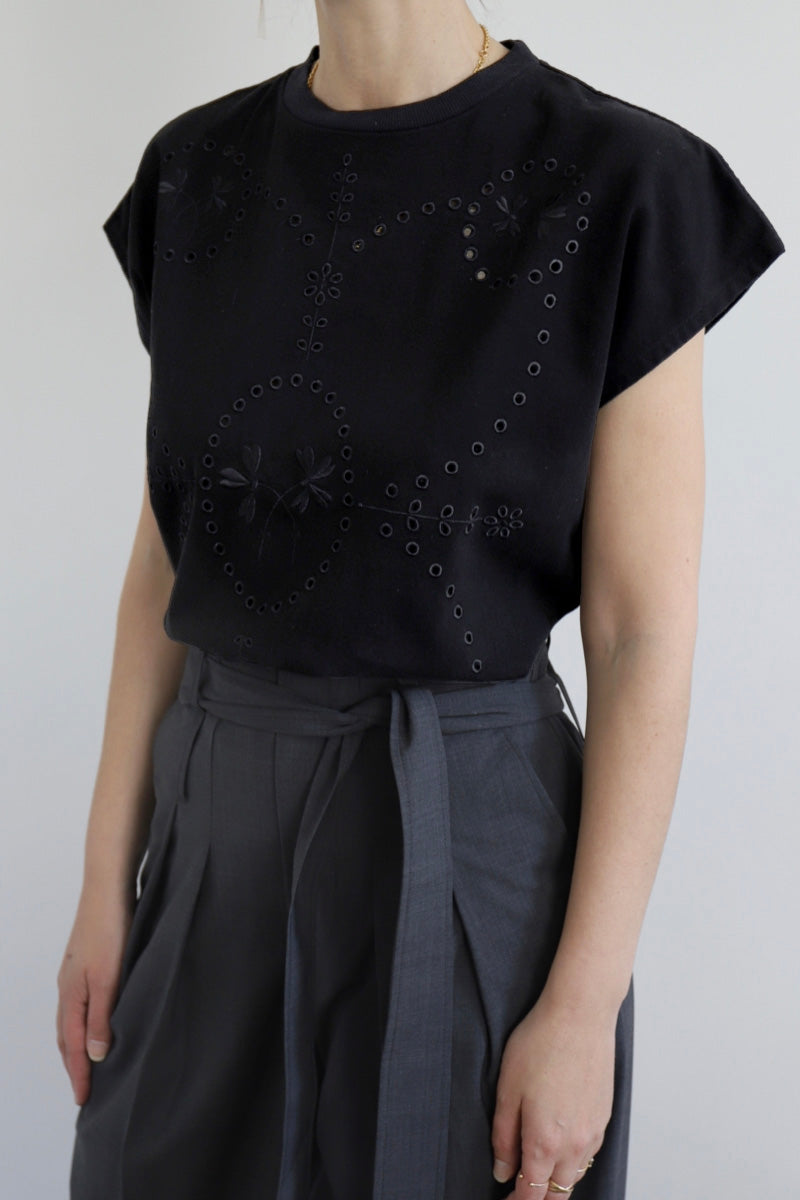 MARIE EMBROIDERED TOP - Black