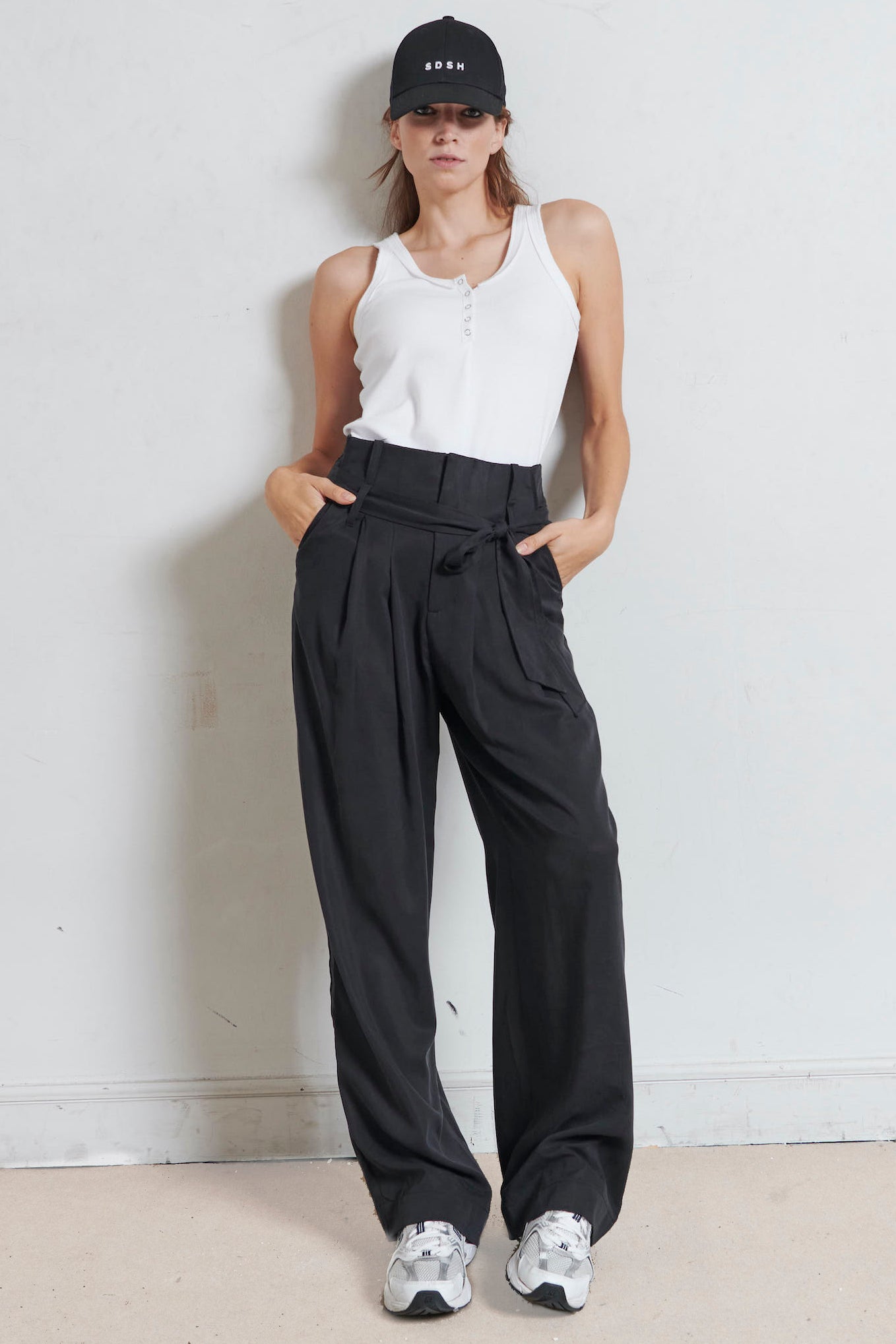 WOODY TENCEL TROUSERS - Black