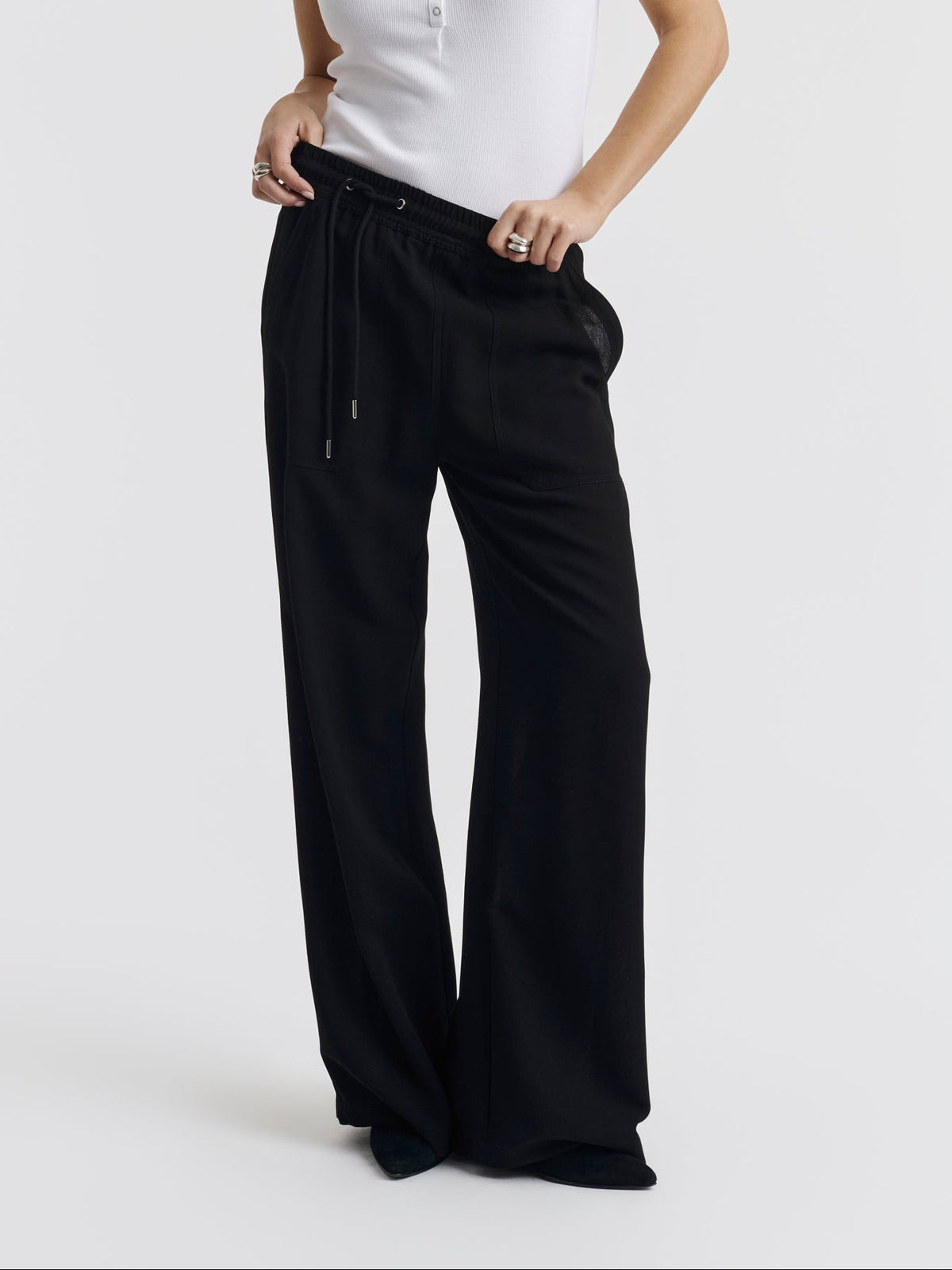 VIC WOOL CREPE TROUSERS - Black