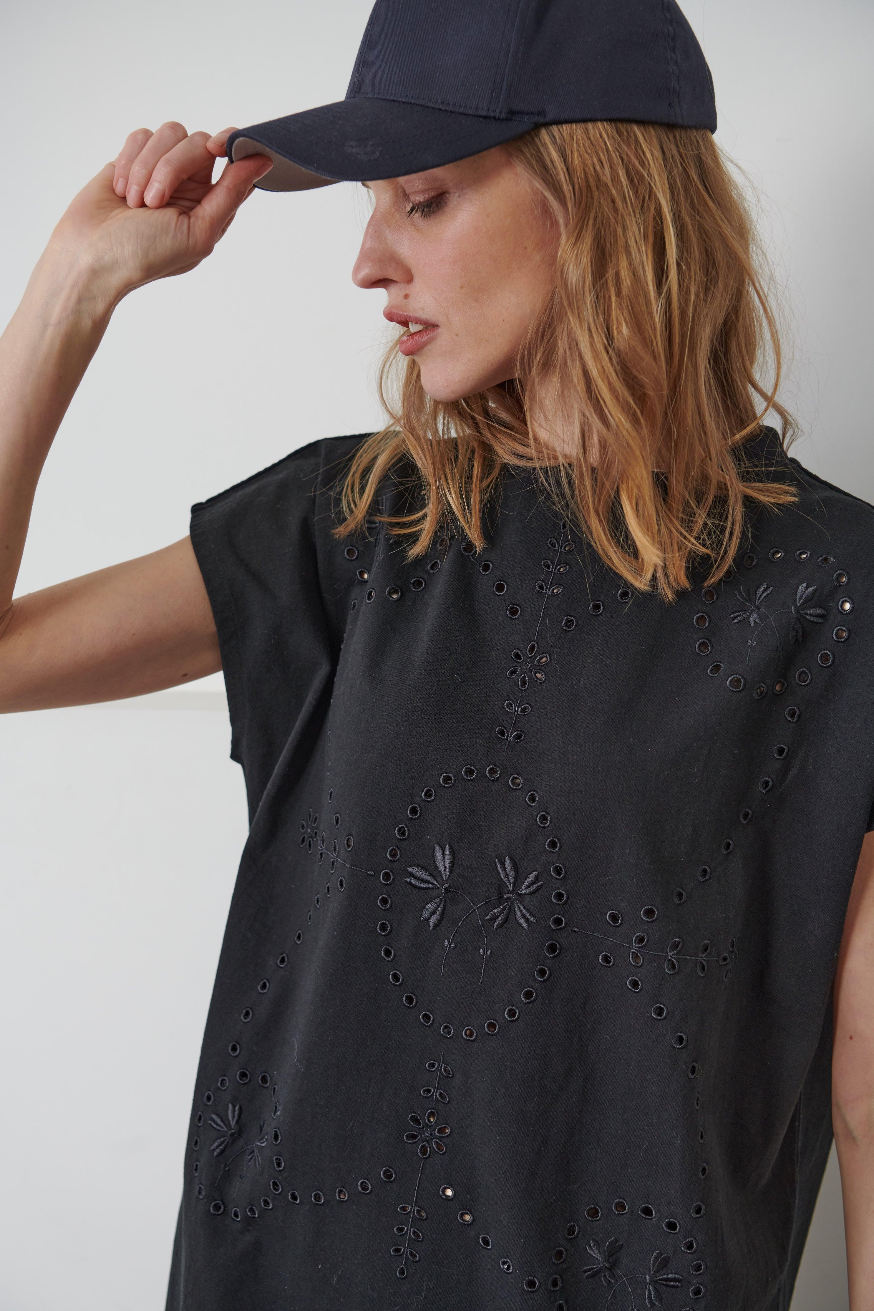 TAMARA EMBROIDERED DRESS - Black