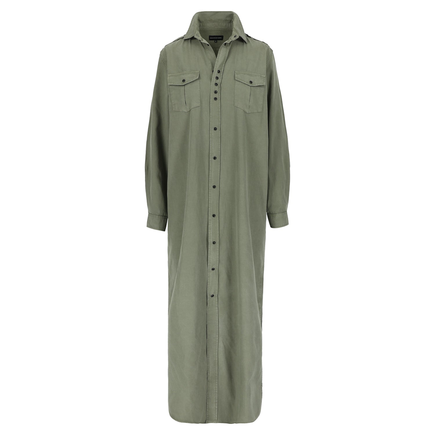 SARAH DE SAINT HUBERT fluid maxi shirt dress in a cotton, tencel & linnen blend. Signature black snaps buttoning at the front side & sleeves cuffs. 2 front pockets & pleat at the back side. 2 high slits at the sides. Straight boyfriend fit. Made in Portugal in limited quantities