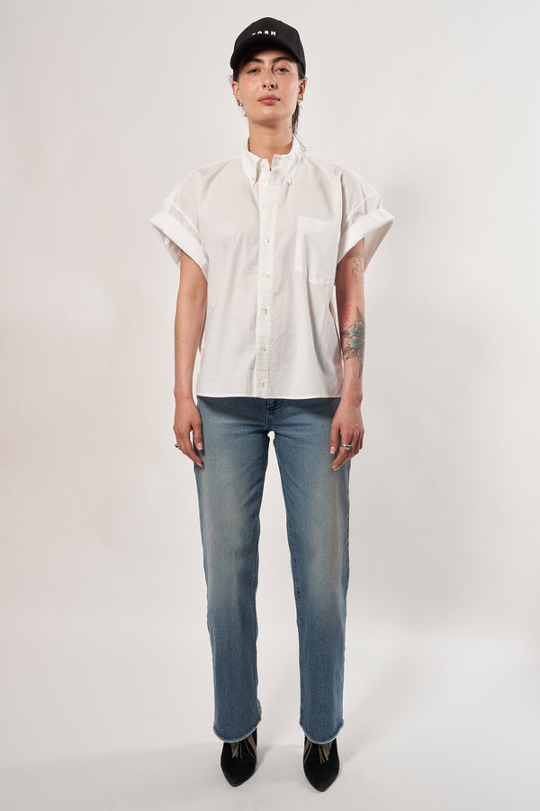 SARAH DE SAINT HUBERT Embroidered cotton shirt for women. Oversized fit and short rolled up sleeves, one front pocket, cropped front, 100% cotton. Made in Portugal.