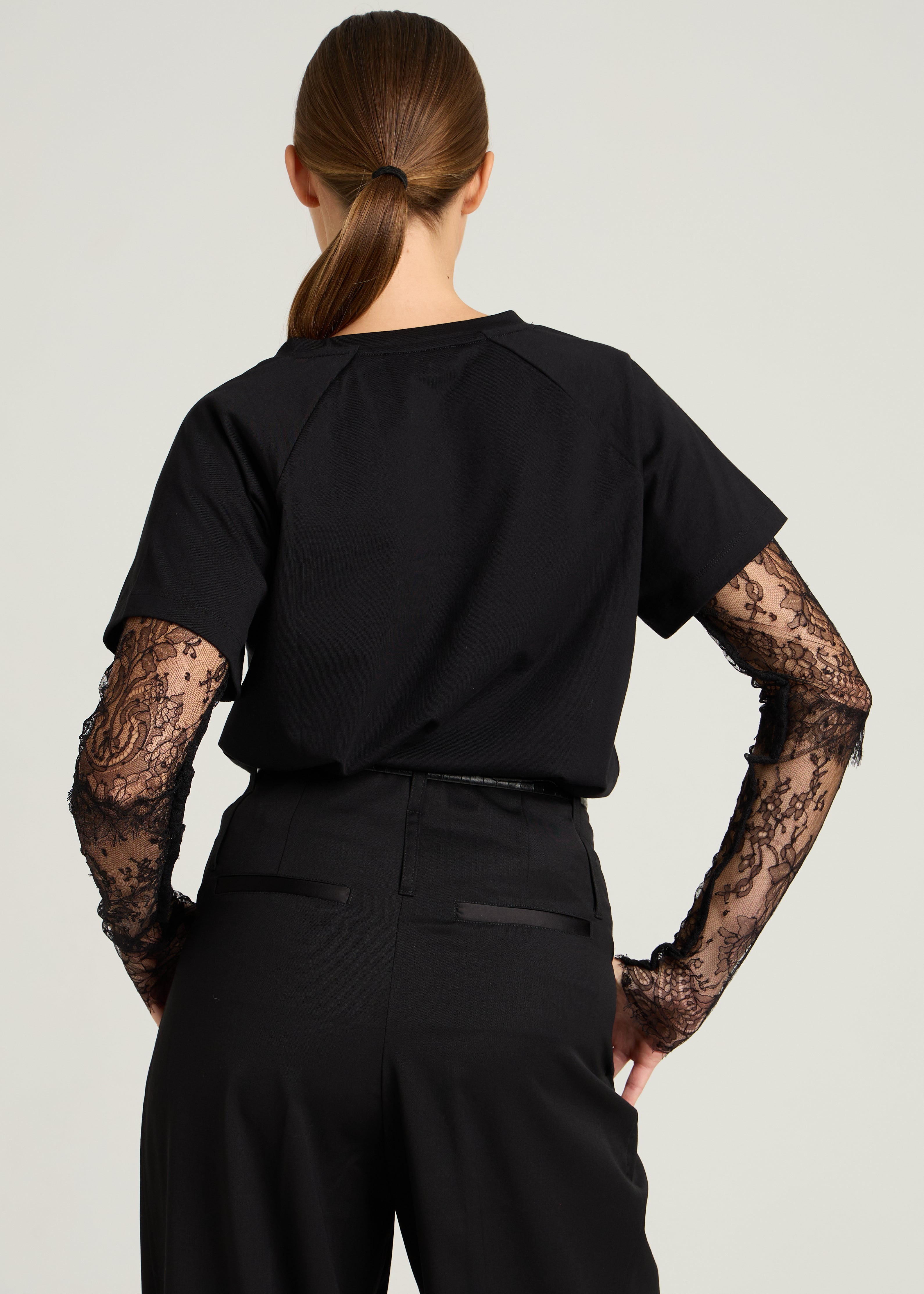 COURTNEY T-SHIRT - Black