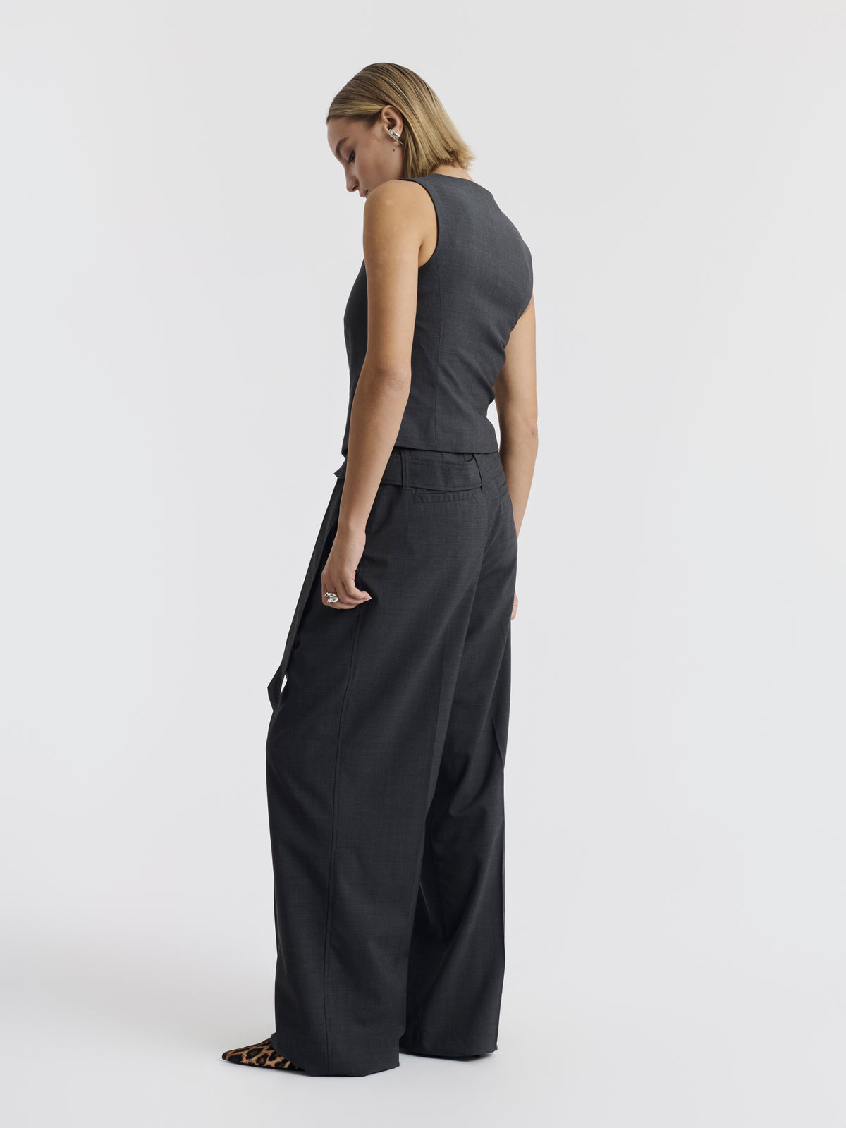 sdsh-woody-wide-leg-trousers-grey-front.jpg