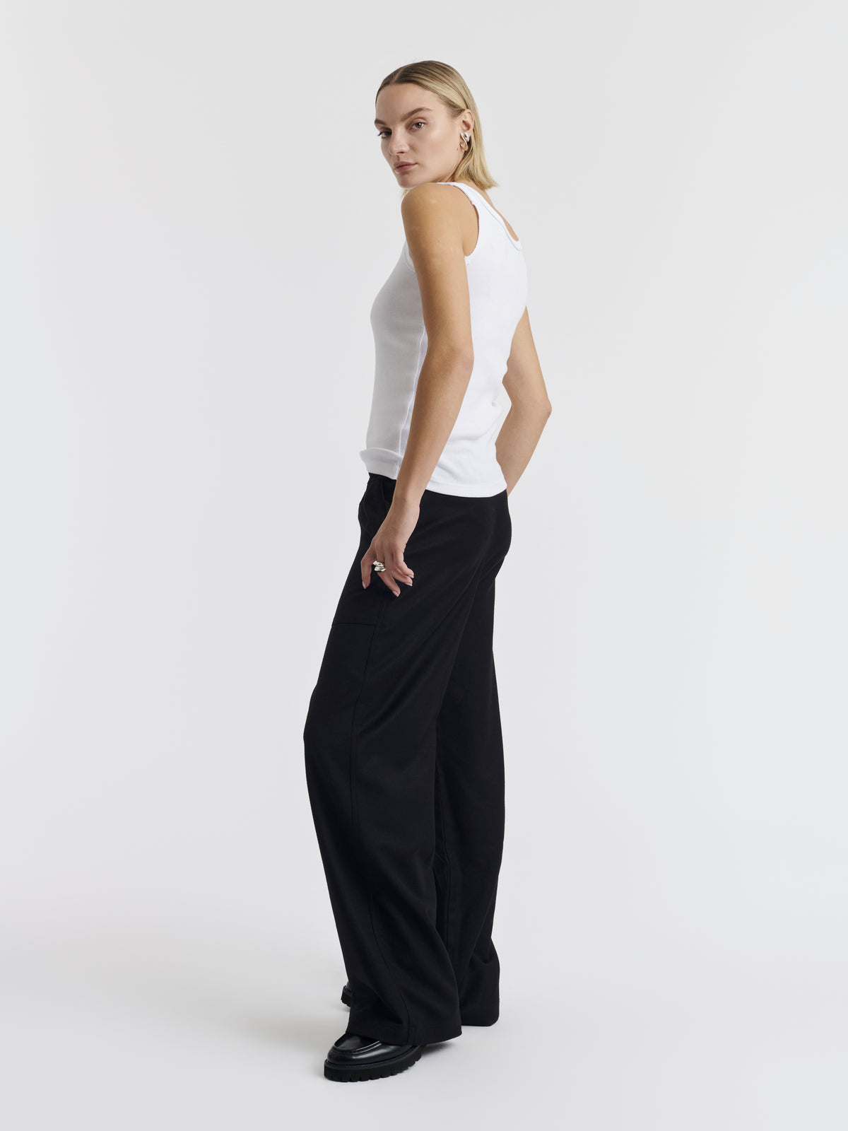 sdsh-vic-flannel-trousers-black-profile.jpg